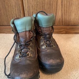 Women’s Hiking Shoes